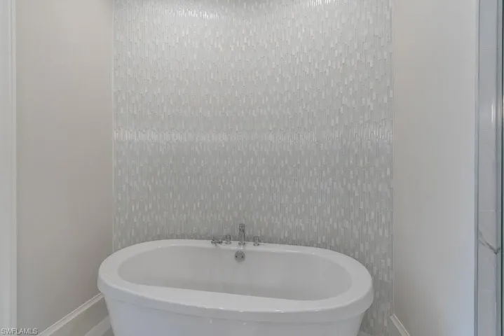 Soaking Tub