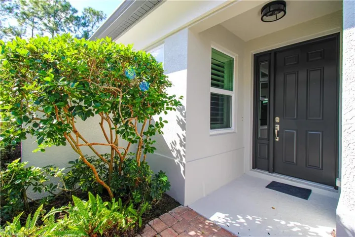 1912 Tarpon Bay Dr N, Naples, Florida 34119