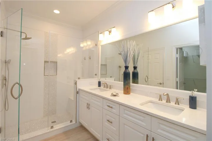 1912 Tarpon Bay Dr N, Naples, Florida 34119