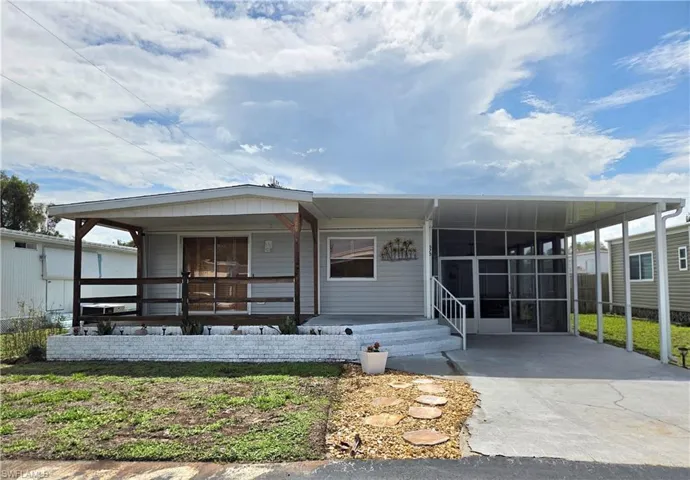 575  Winning  WAY, North Fort Myers, FL 33917