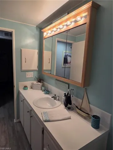 575 Winning Way, North Fort Myers, Florida 33917