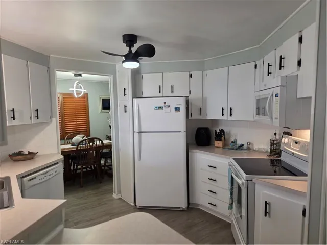 Bright, cheery Kitchen. All appliances convey.