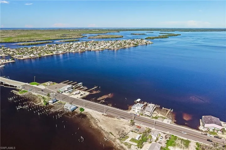 4225-4227 Pine Island Rd Nw, Matlacha, Florida 33993
