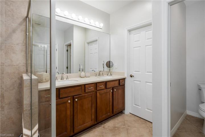 Double sinks in main bathroom