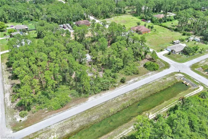 Aerial view of property and surrounding area