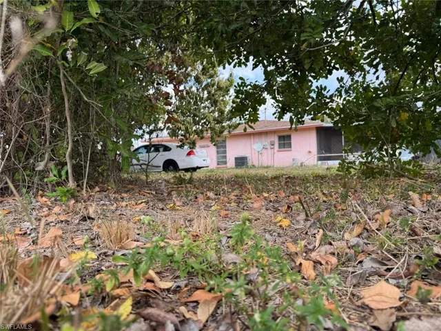 320 Inwood Ave S, Lehigh Acres, Florida 33936