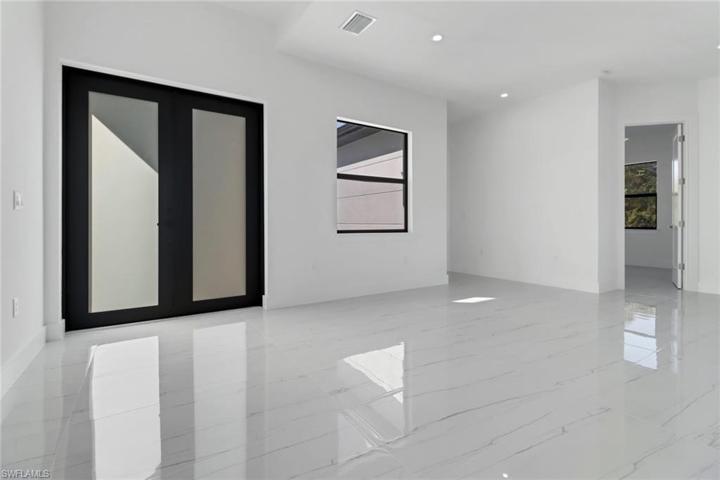 2806  Anita N AVE, Lehigh Acres, FL 33971