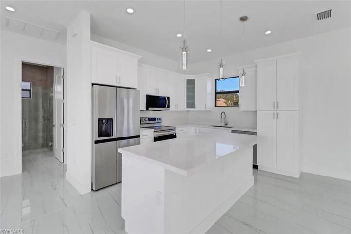 2806  Anita N AVE, Lehigh Acres, FL 33971