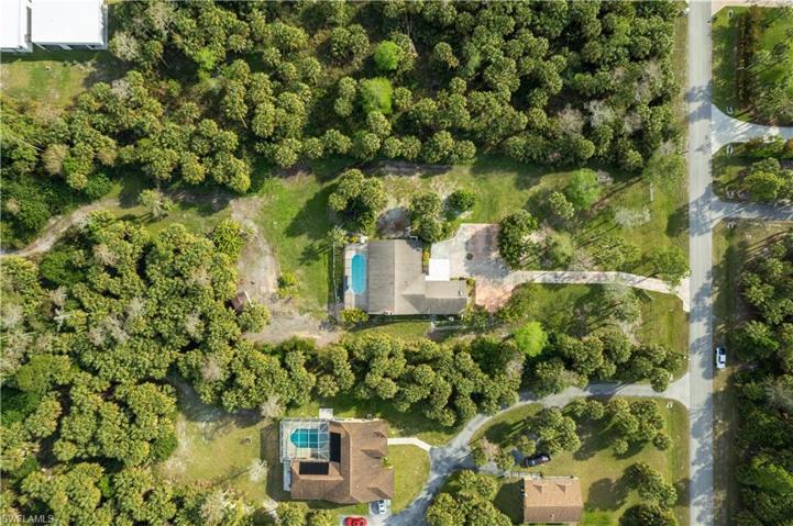 Private Oasis and Country Feel, under 13 miles from the beach.