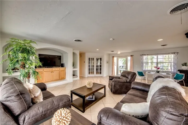5359 Majestic Ct, Cape Coral, Florida 33904