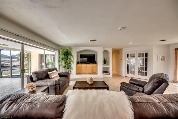 5359 Majestic Ct, Cape Coral, Florida 33904