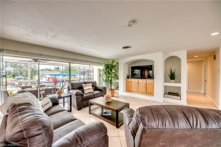 5359 Majestic Ct, Cape Coral, Florida 33904