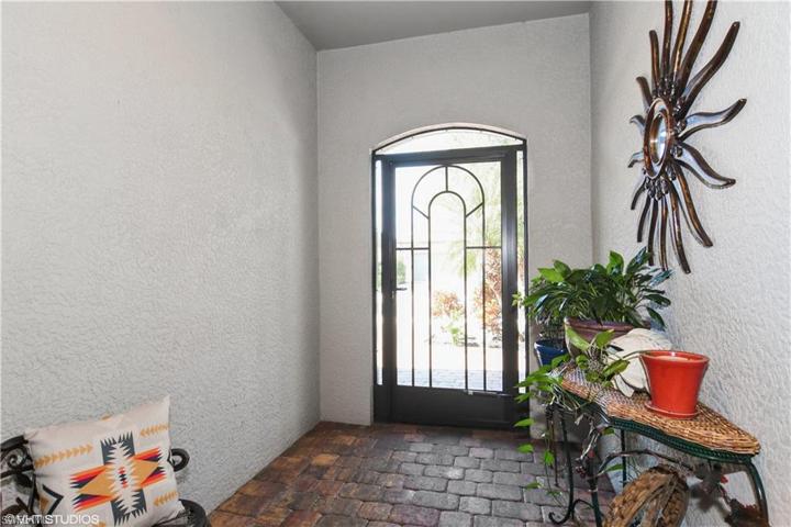 Enclosed front entry way