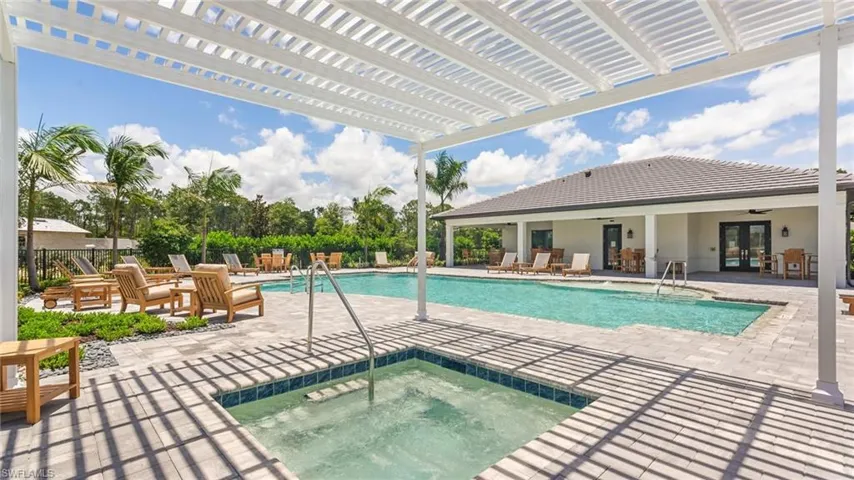 14784  Kingfisher  LOOP, Naples, FL 34120
