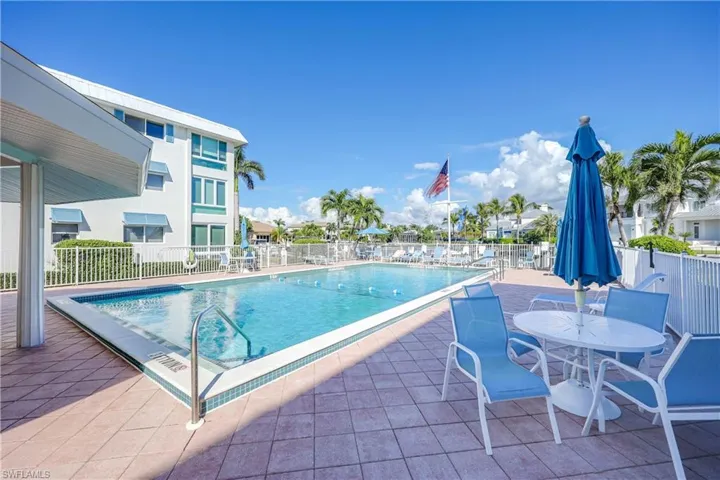 2100  Gulf Shore N BLVD, Naples, FL 34102