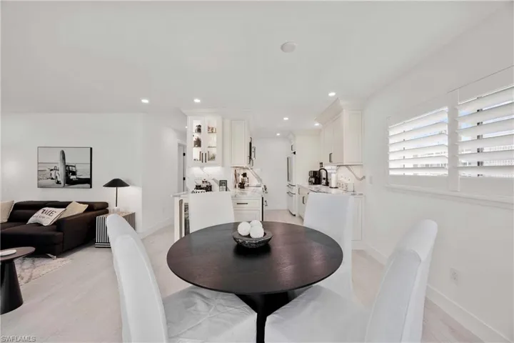 2100  Gulf Shore N BLVD, Naples, FL 34102