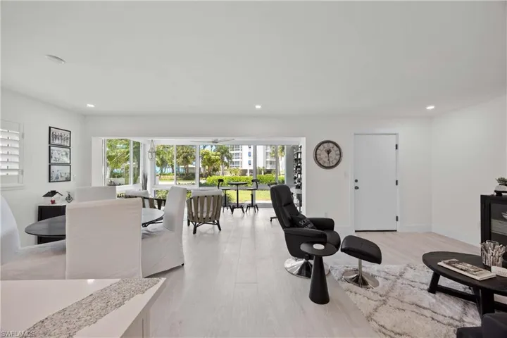 2100  Gulf Shore N BLVD, Naples, FL 34102