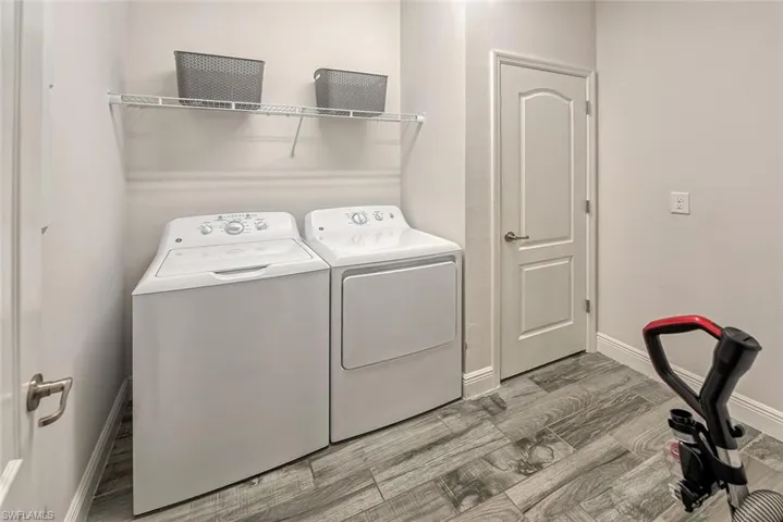 6960 Avalon Cir 807, Naples, Florida 34112