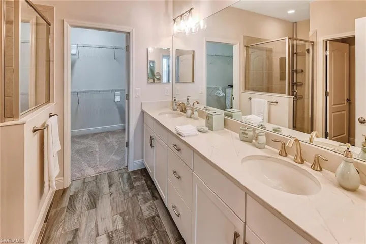 6960 Avalon Cir 807, Naples, Florida 34112