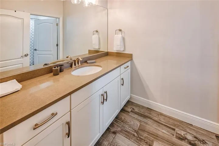 6960 Avalon Cir 807, Naples, Florida 34112