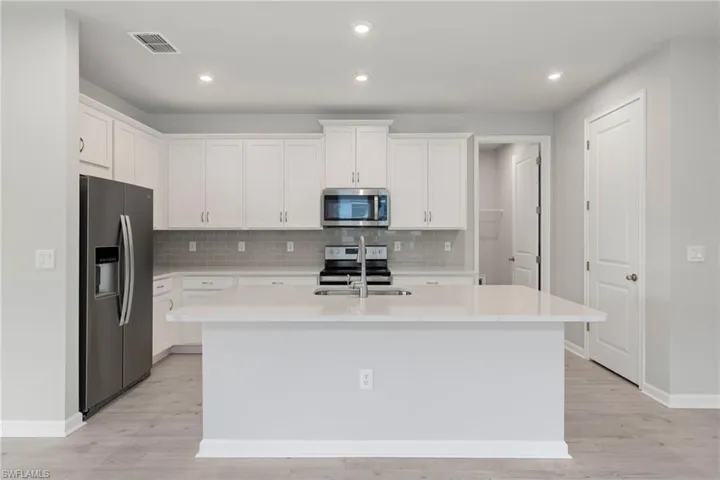 Kitchen Breakfast Bar