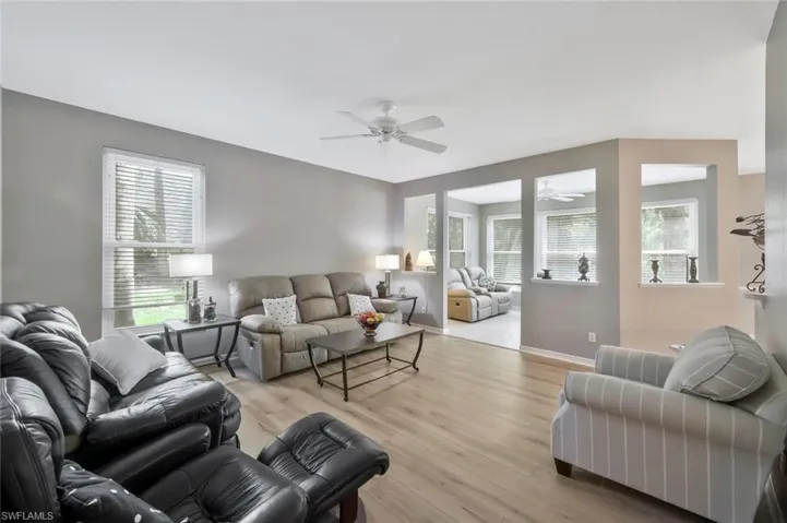 1340 Charleston Square Dr 101, Naples, Florida 34110