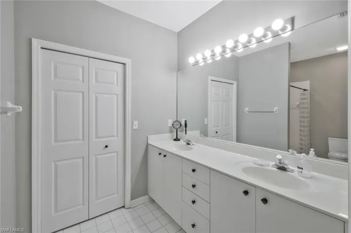 1340 Charleston Square Dr 101, Naples, Florida 34110
