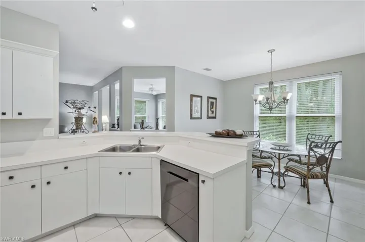 1340 Charleston Square Dr 101, Naples, Florida 34110