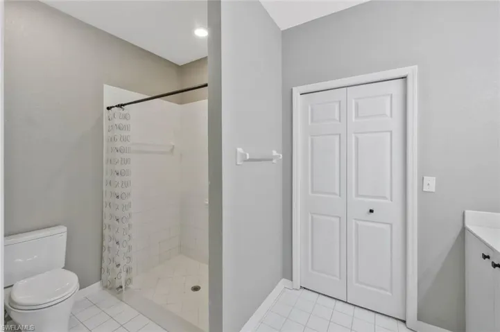 1340 Charleston Square Dr 101, Naples, Florida 34110