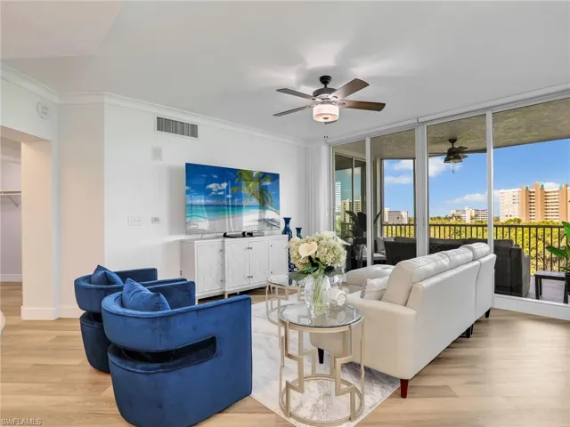325  Dunes  BLVD, Naples, FL 34110