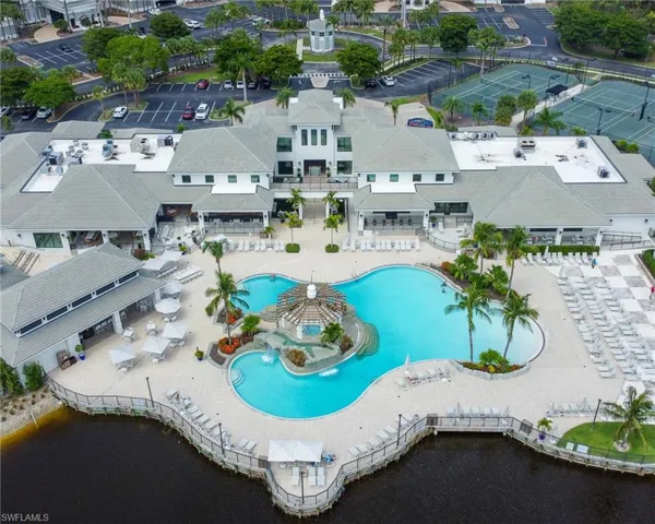325  Dunes  BLVD, Naples, FL 34110