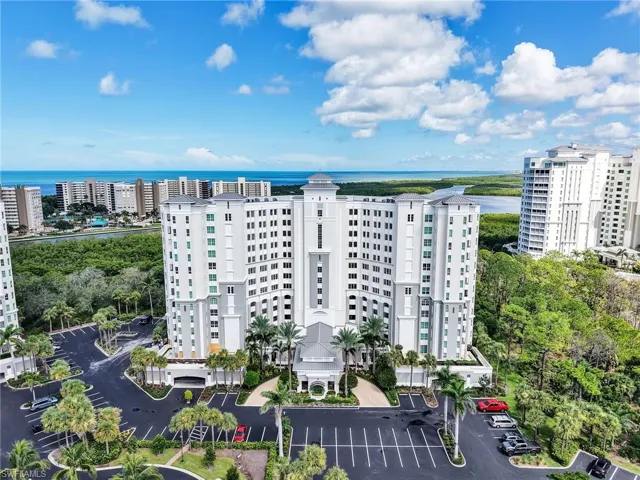 325  Dunes  BLVD, Naples, FL 34110