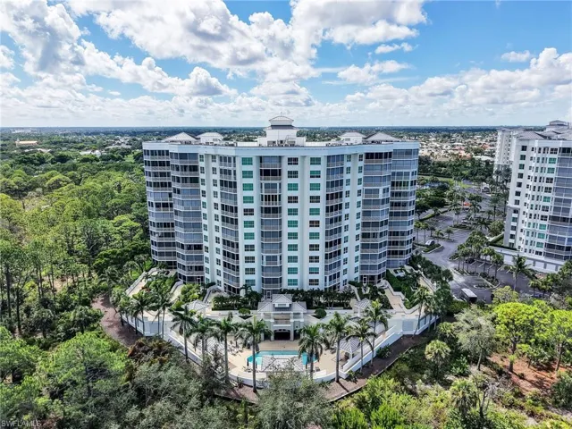 325  Dunes  BLVD, Naples, FL 34110