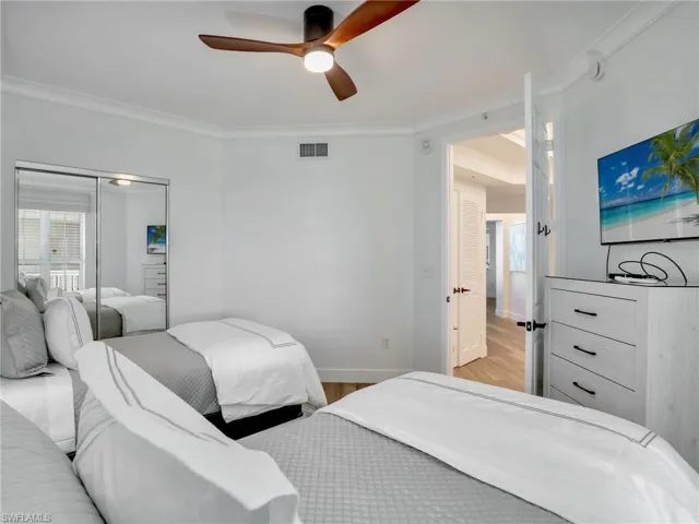 325  Dunes  BLVD, Naples, FL 34110
