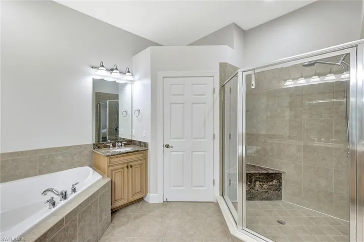 8759 Coastline Ct # 201, Naples Fl 34120
