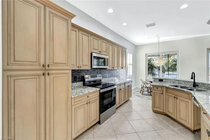8759 Coastline Ct # 201, Naples Fl 34120