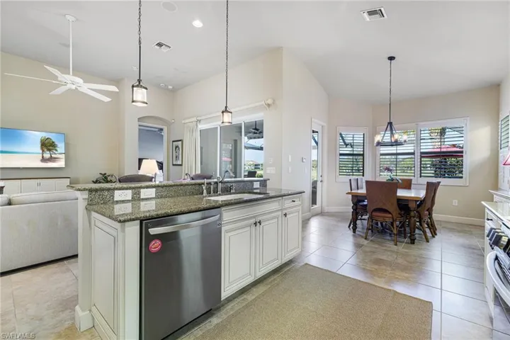 3660  Lakeview Isle  CT, Fort Myers, FL 33905