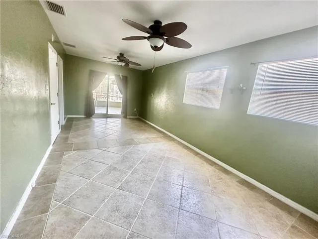 27565  Los Amigos  LN, Bonita Springs, FL 34135