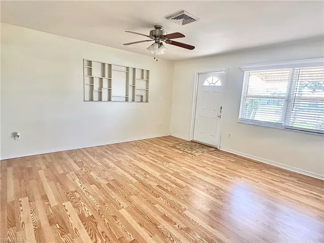 27565  Los Amigos  LN, Bonita Springs, FL 34135