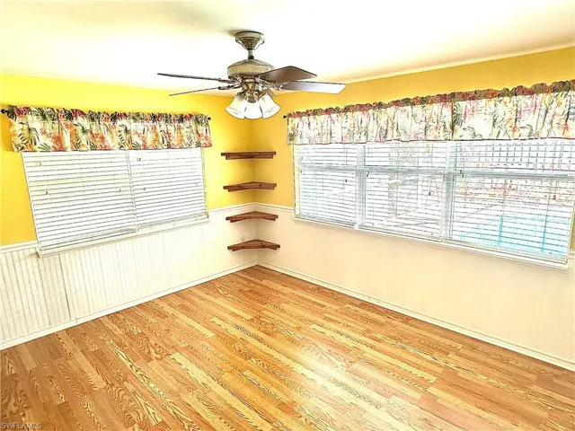 27565  Los Amigos  LN, Bonita Springs, FL 34135