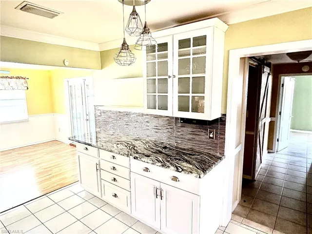 27565  Los Amigos  LN, Bonita Springs, FL 34135