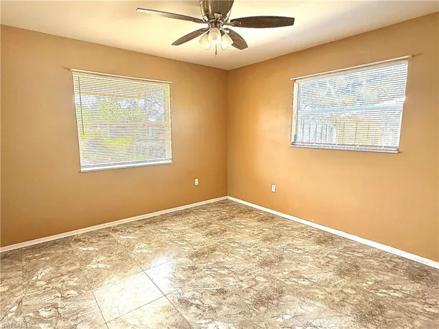 27565  Los Amigos  LN, Bonita Springs, FL 34135