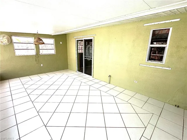 27565  Los Amigos  LN, Bonita Springs, FL 34135