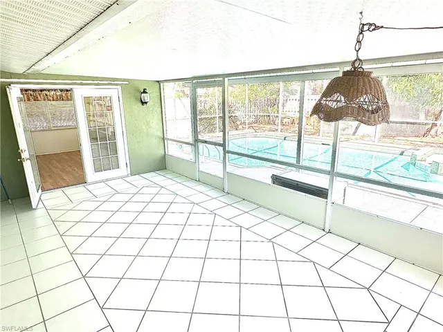 27565  Los Amigos  LN, Bonita Springs, FL 34135