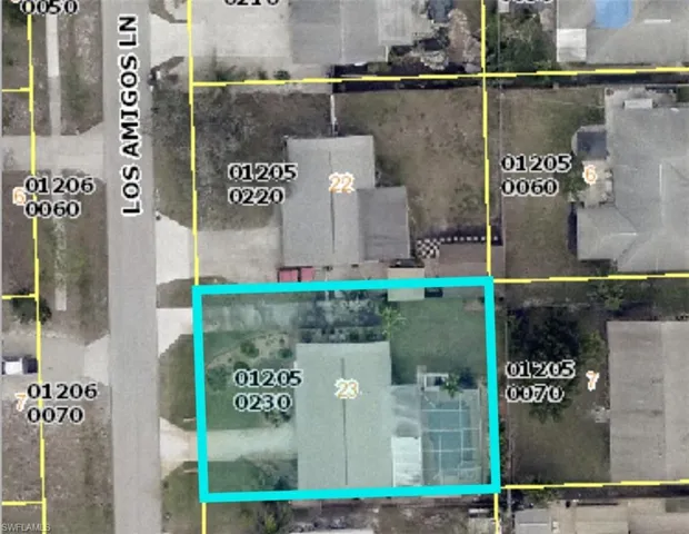 27565  Los Amigos  LN, Bonita Springs, FL 34135