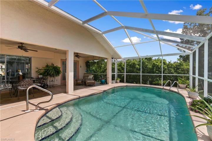 screened pool