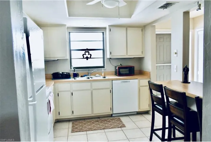 3720 SE 10th  AVE, Cape Coral, FL 33904