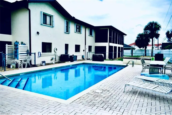 3720 SE 10th  AVE, Cape Coral, FL 33904