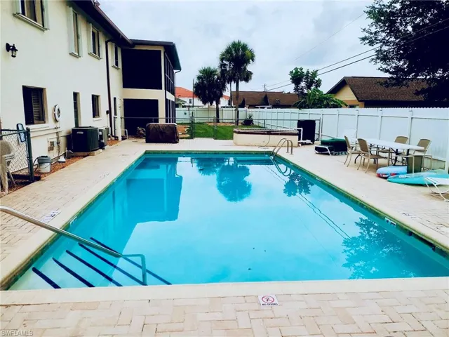 3720 SE 10th  AVE, Cape Coral, FL 33904