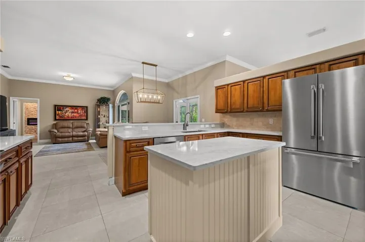 2127 Imperial Cir, Naples, Florida 34110
